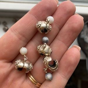 Set of 4 two white two gray clip charm with dangle Pearl